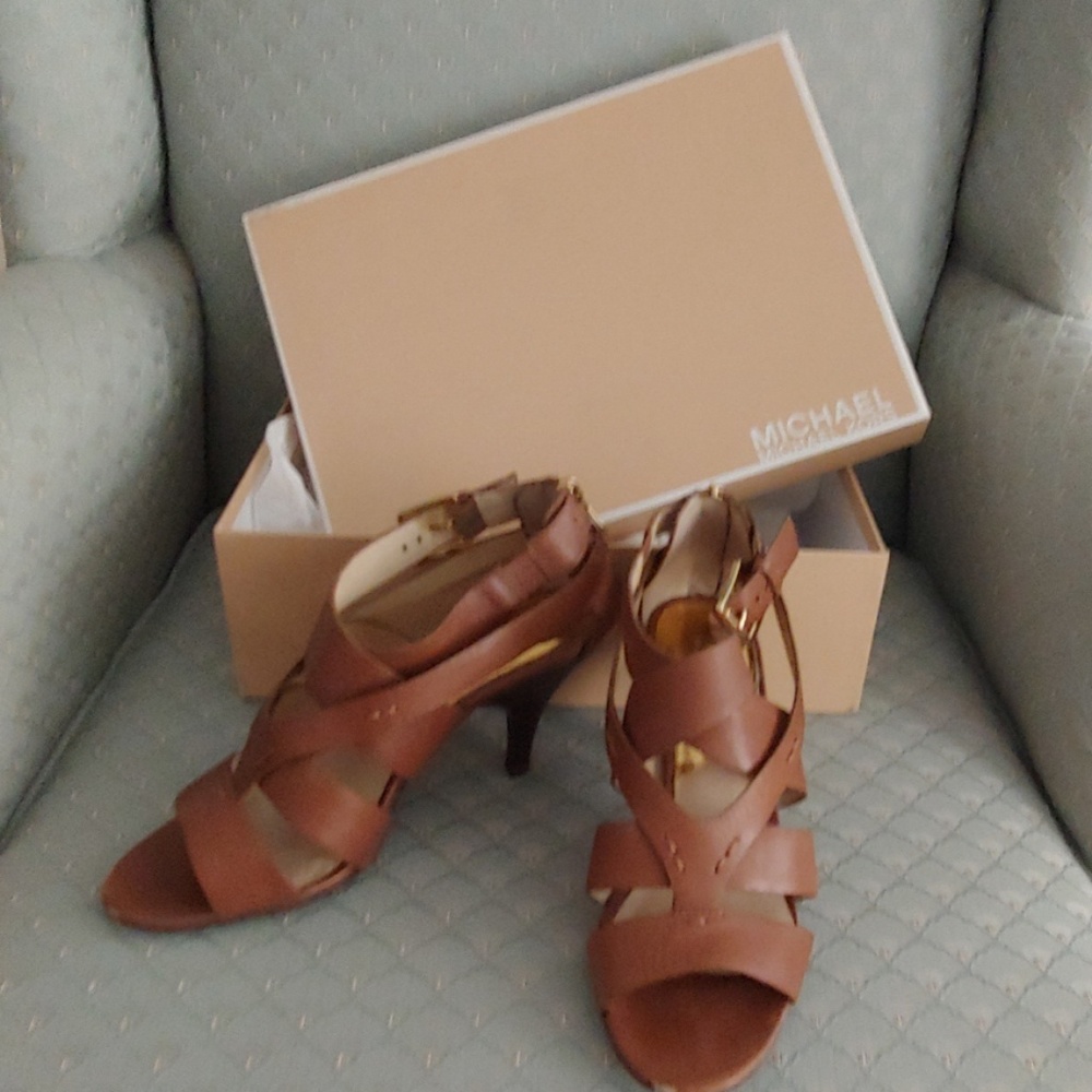 Michael Kors  Zoe Sandal
